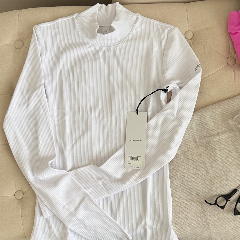 ALO Yoga White Ribbed Long Sleeve Top